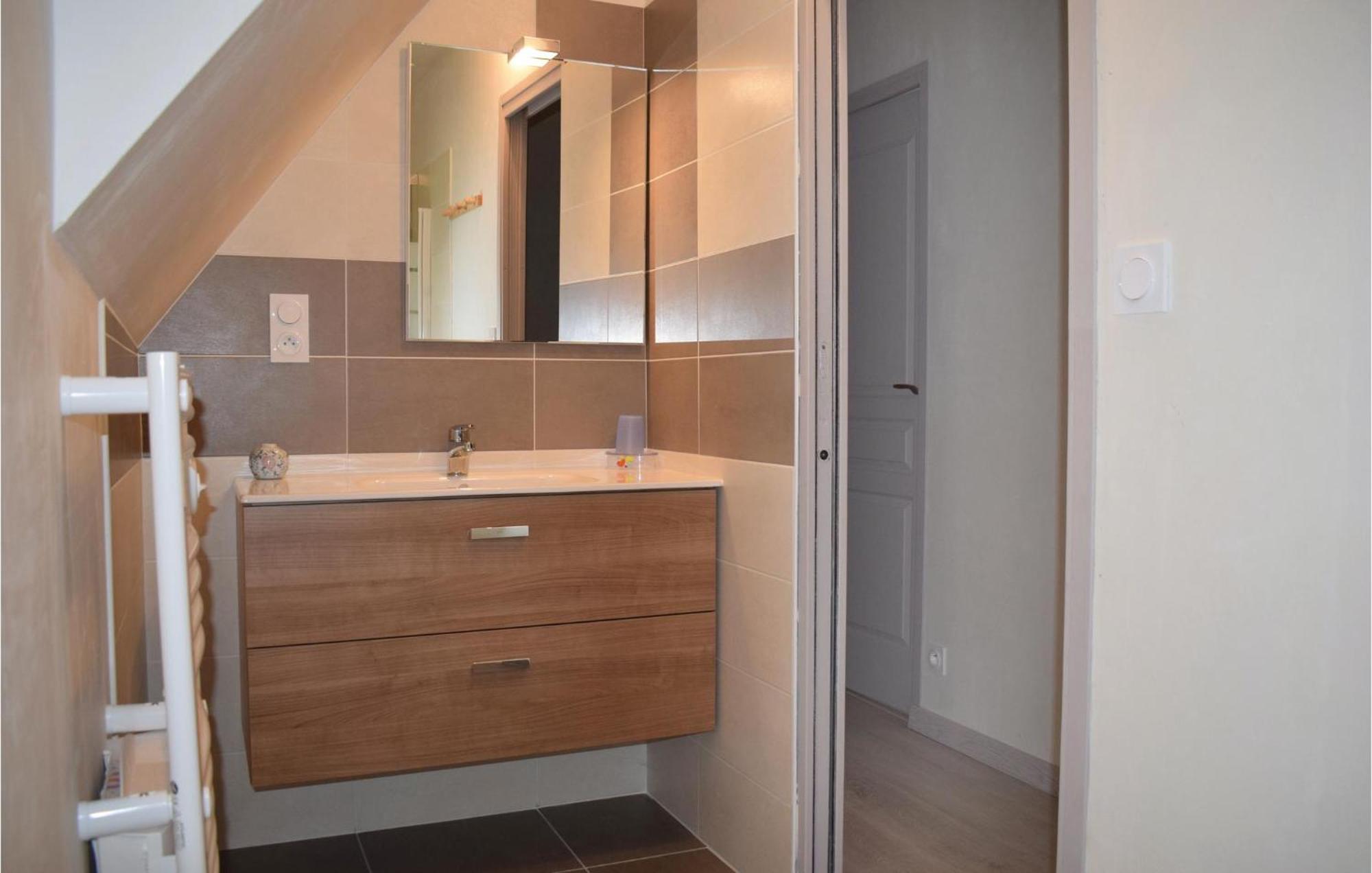 Gorgeous Home In Saint Alban With Kitchen Екстер'єр фото